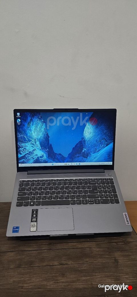 Lenovo IdeaPad Slim 3 15IRH8 DDR5 16 GB 512 SSD — Bakı