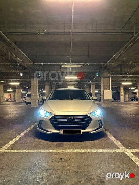 Hyundai Elantra, 2.0 L, 2018 il, 140 000 km