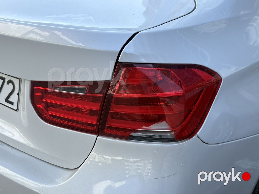 Sag teref şüşəsində qırıq var. BMW F30 arxa stop — Avtomobil işığı, Masazır (2)
