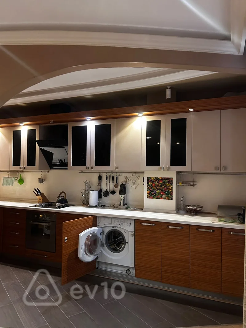 4 otaqlı mənzil, 150 m², Sənan Kərimov — kirayə — Mənzil, Bakı (12)