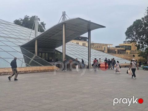 Satılır 3 otaqlı köhnə tikili 100 m² — Bakı