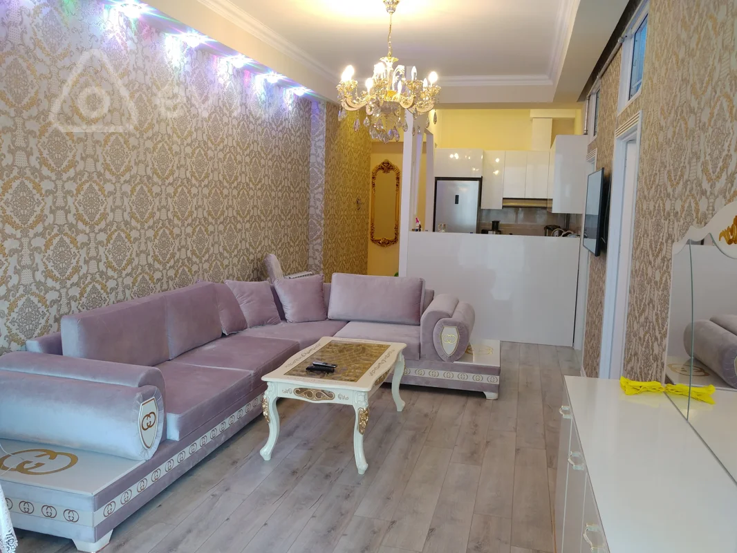 3 otaqlı mənzil, 80 m², Səbayıl rayonu,İçərişəhər mt/s-na,Axundov Bağına yaxın 3 otaqlı super təmirli ev kirayə verilir. — kirayə — Bakı