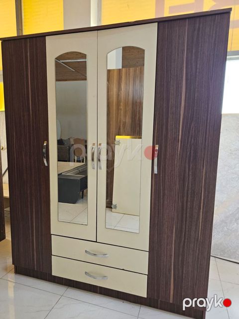 *Dolab satılır* Qiymet 245 Azn *Çatdırılma pulsuzdur* Eni 1.60 sm — Bakı