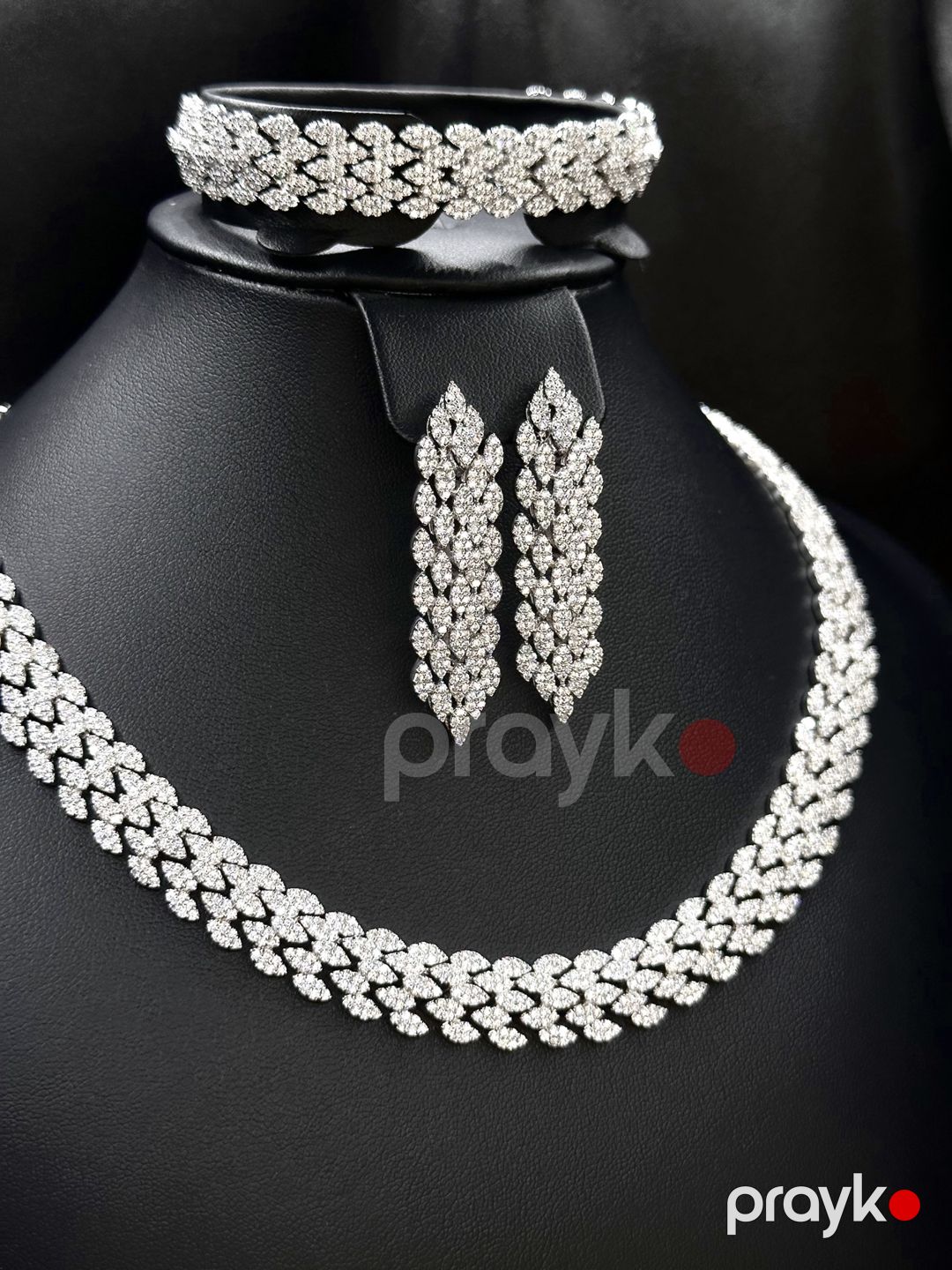 Bijuteriya dəsti boyunbağı, qolbaq, üzük və sırğa Art 8105 — Mallar, Bakı (2)