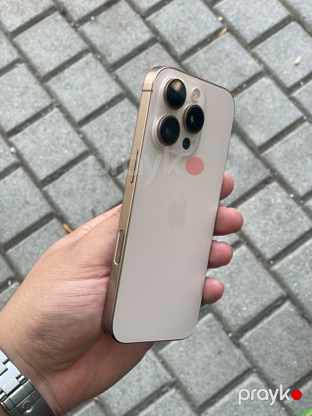 IPhone 16 Pro, Qızılı, Face ID — Apple iPhone, Mingəçevir (3)