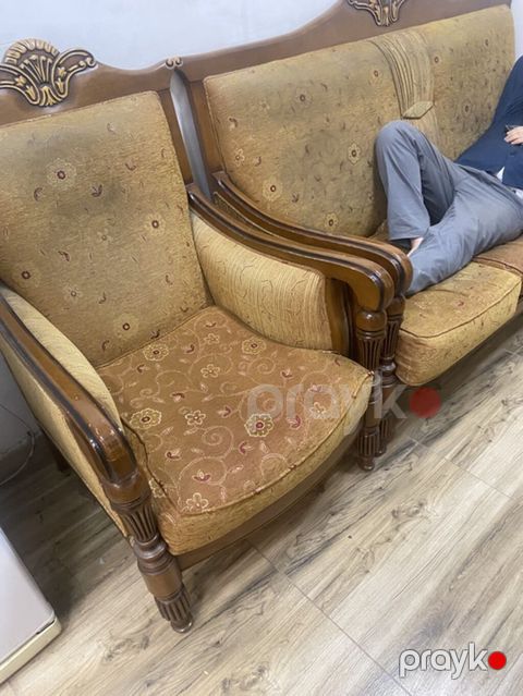 Klassik tərzli yumşaq mebel dəsti – taxta karkaslı kreslo və divan — Bakı