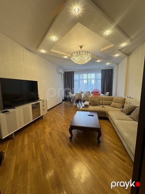 Satılır 3 otaqlı yeni tikili 140 m² — Bakı
