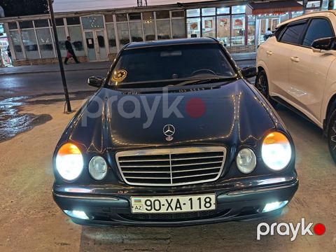 Mercedes-Benz E 240: 2.4 l 2000 il Sedan — Digah