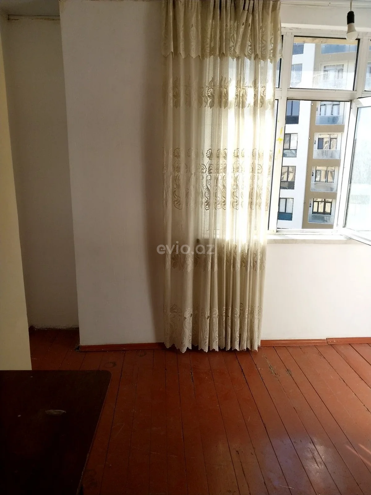 1 otaqlı orta təmirli mənzil satılır 8-ci mikrorayonda — Bakı