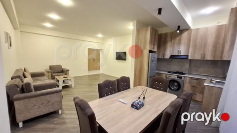 Satılır 2 otaqlı köhnə tikili 82 m² — Bakı