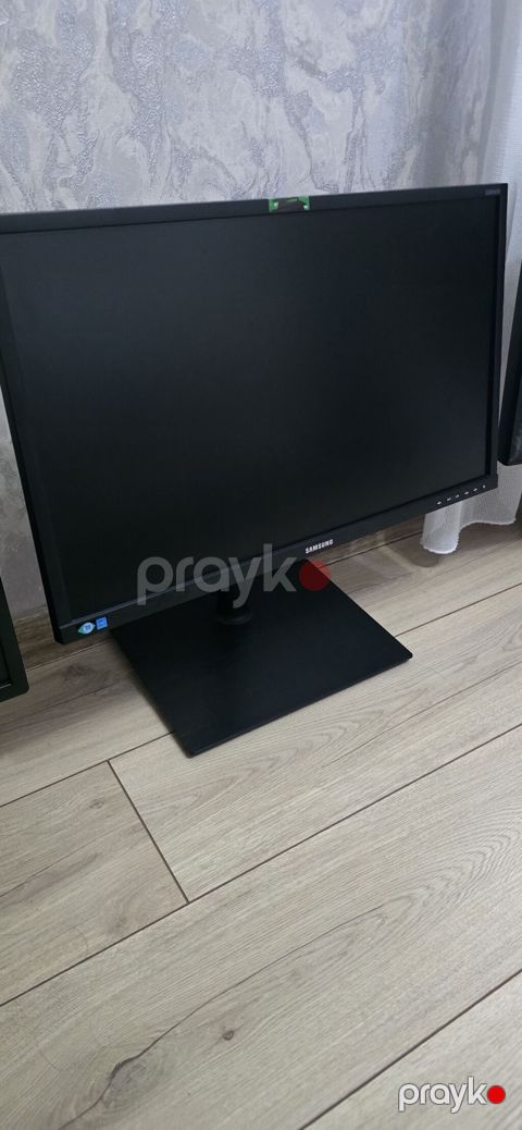 Samsung monitor - Ekran ölçüsü: təqribən 24" düz panel - Marka/model — Bakı