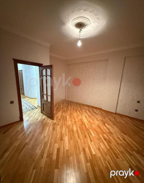 Satılır 4 otaqlı yeni tikili 175 m² — Bakı