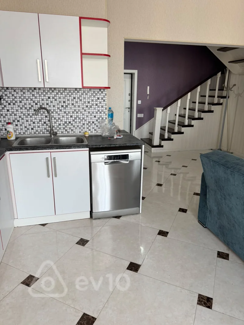 3 otaqlı mənzil, 120 m², Xan Şuşinski küçəsi — kirayə — Mənzil, Bakı (5)
