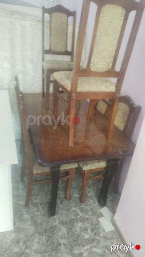 Açılan masa 6 stulu ile birge satılır yaxşı veziyyetdedr 250manat — Bakı