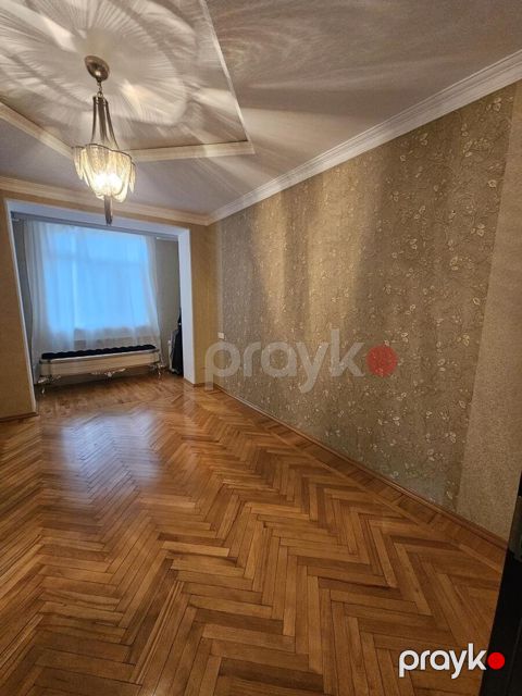 Satılır 3 otaqlı köhnə tikili 90 m² — Bakı
