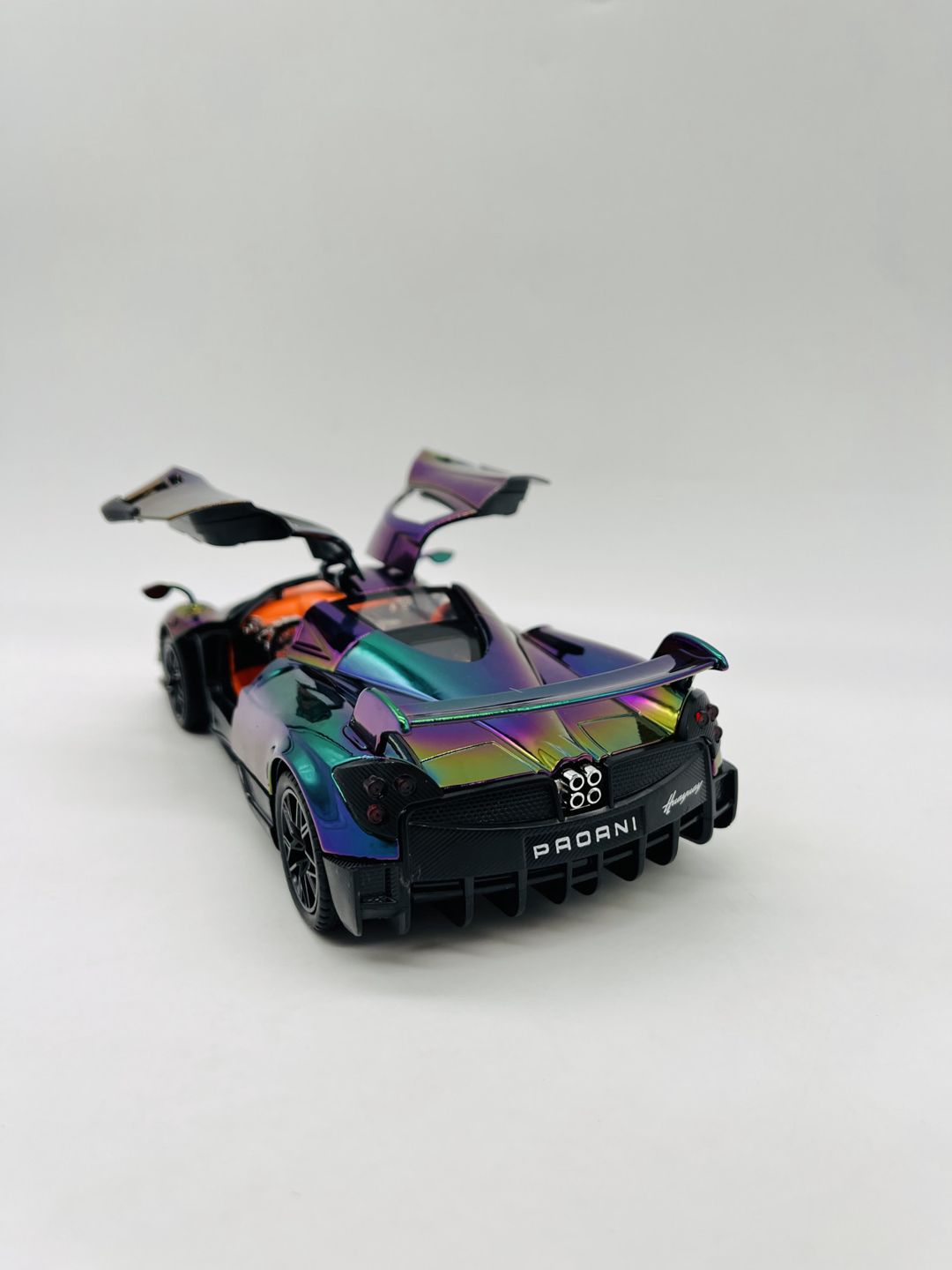 Maşın Pagani Huayra Dinastia, metal, xamilyon — Mallar, Bakı (2)