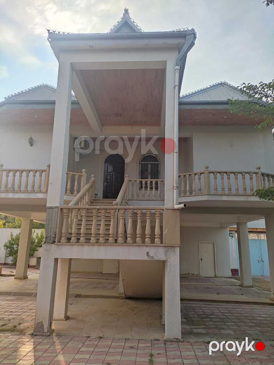 Satılır 4 otaqlı həyət evi/bağ evi 200 m² — Ev, villa, Bakı (3)