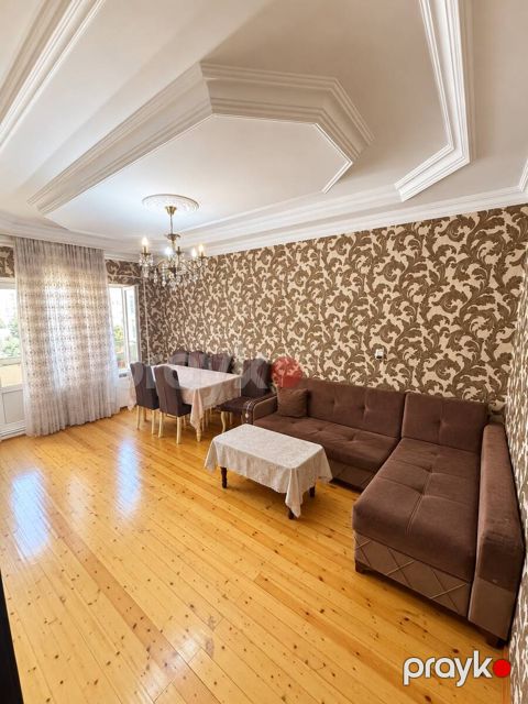 Satılır 2 otaqlı köhnə tikili 70 m² — Bakı