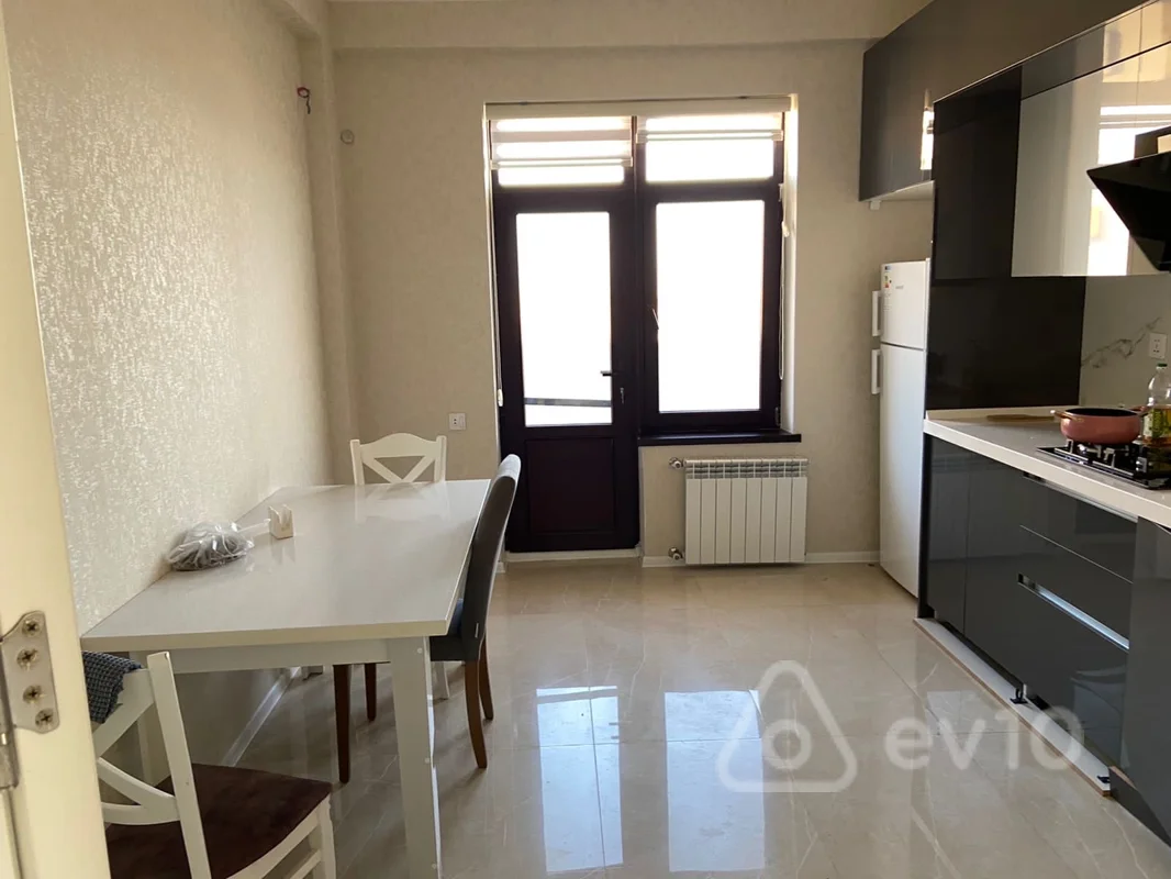 2 otaqlı mənzil, 105 m², S.S.Axundov k — kirayə — Mənzil, Bakı (4)
