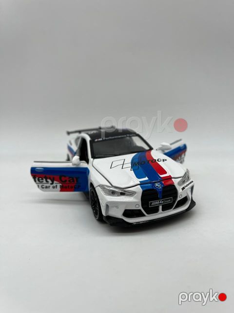 Maşın BMW M4 Coupe, metal, ağ — Bakı
