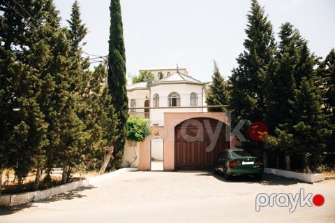 Satılır 10 otaqlı həyət evi/bağ evi 330 m² — Bakı