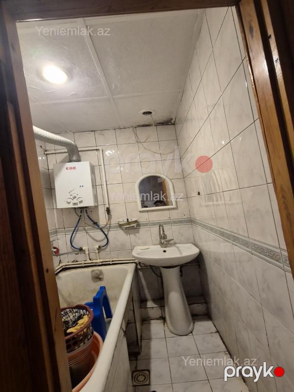 Satılır 2 otaqlı Bina evi menzil (Köhnə tikili), 50 m², 4-cü mikrorayon — Mənzil, Sumqayıt (10)