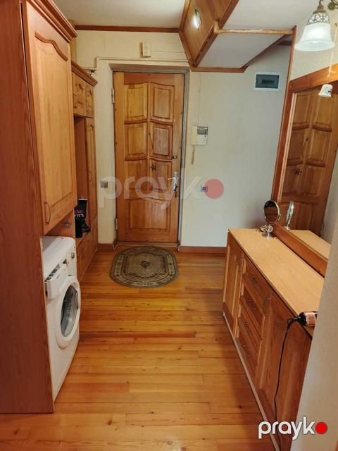Satılır 3 otaqlı köhnə tikili 80 m² — İlham