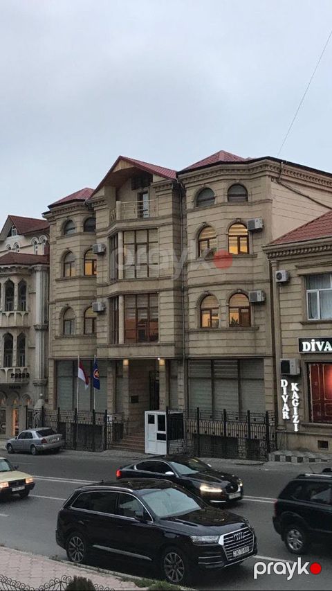 İcarəyə verilir 10 otaqlı ofis 1300 m² — Bakı