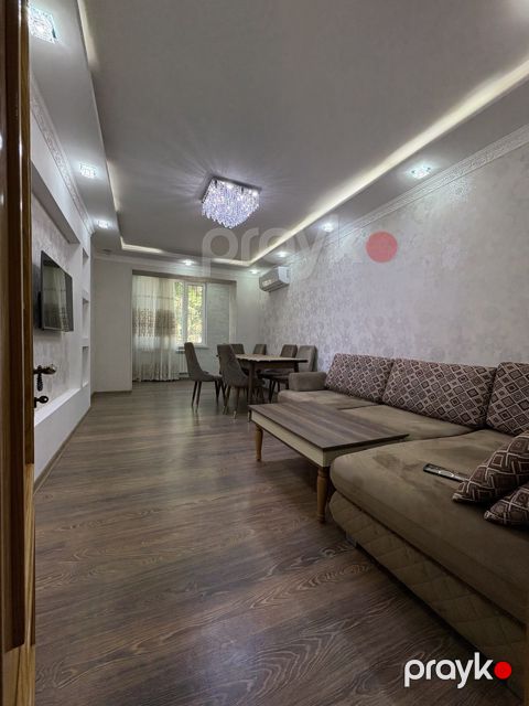 Satılır 2 otaqlı köhnə tikili 65 m² — Bakı