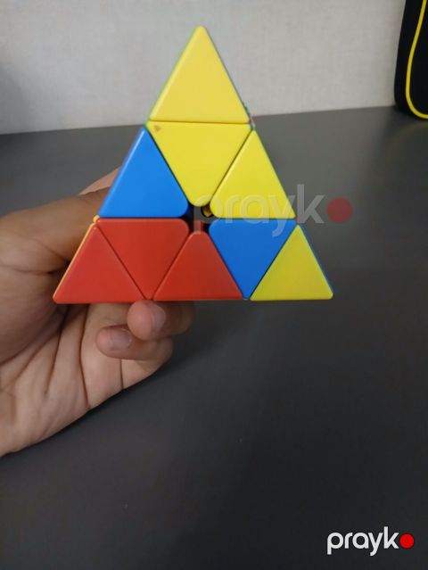 Piramid şəkilli rubik (Pyraminx) başgıçı - Forma: üçbucaq/piramida — Bakı