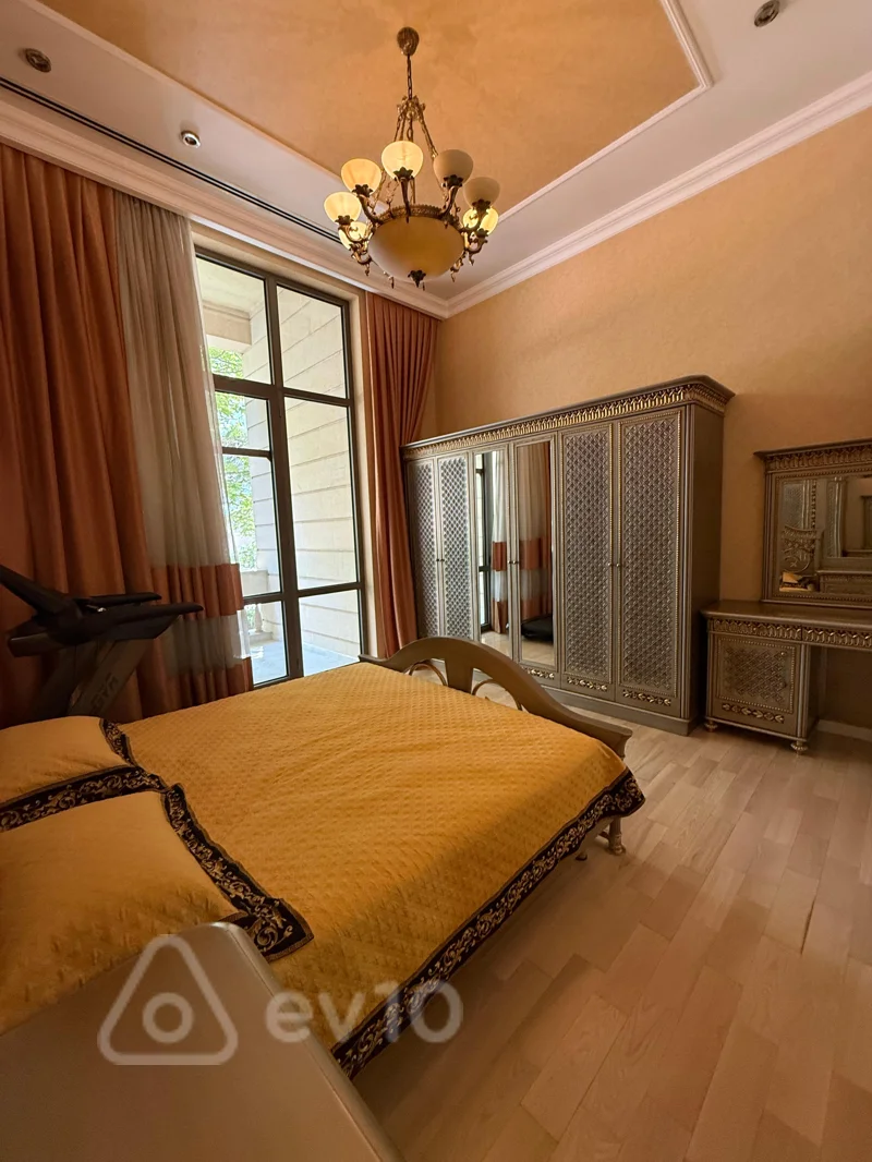 4 otaqlı mənzil, 200 m², Aşıq Alı küçəsi — Mənzil, Bakı (5)
