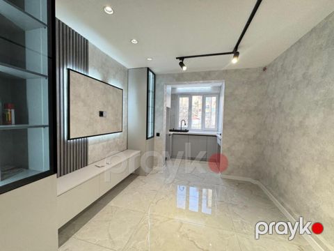 Satılır 4 otaqlı köhnə tikili 75 m² — Bakı