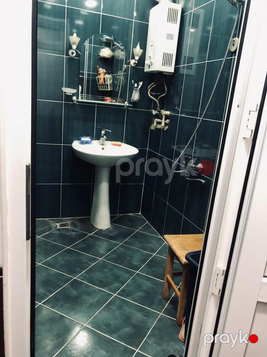 Satılır 2 otaqlı köhnə tikili 65 m² — Mənzil, Bakı (9)