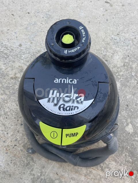 Arnica Hydra Rain su ile ishleyen tozsoran. Gucludu, yaxshi ishleyir
