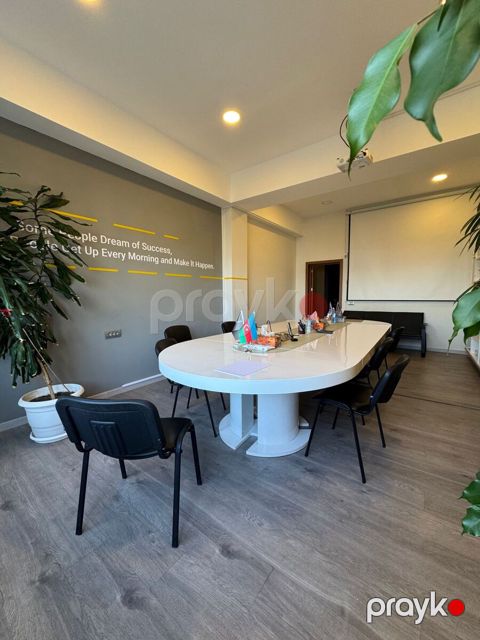 Satılır obyekt 560 m² — Bakı