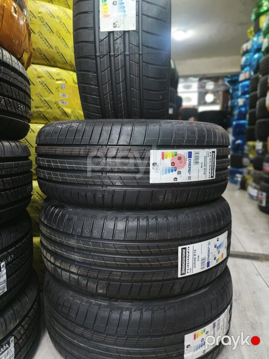 Şinlər 225/45 R18 — Ehtiyat hissələri və aksesuarlar, Bakı (3)