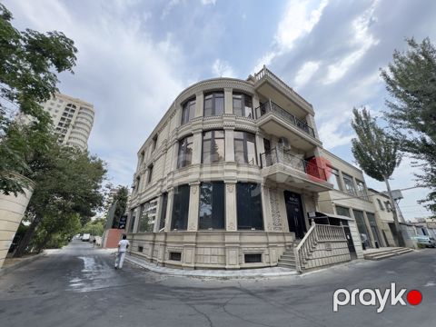 Satılır obyekt 750 m² — Bakı