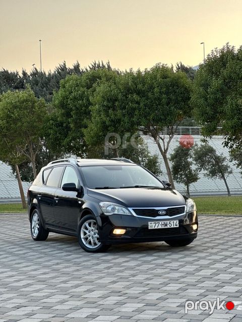 Kia Ceed SW, 1.6 L, 2010 il, 277 000 km — Bakı