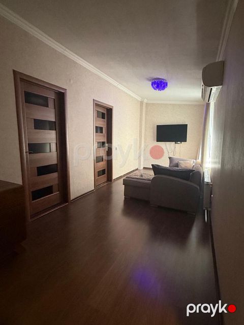 İcarəyə verilir 4 otaqlı köhnə tikili 120 m² — Bakı