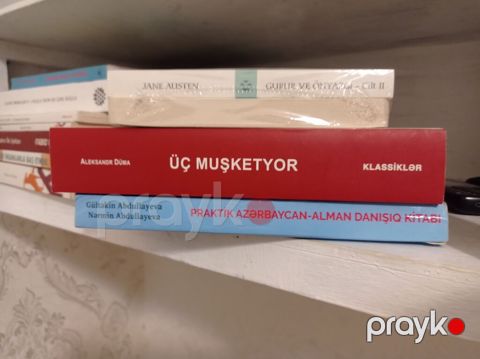 Salam gördüyünüz kitablar toplu şekilde satılır ümumi qiymət 50 manat — Sumqayıt