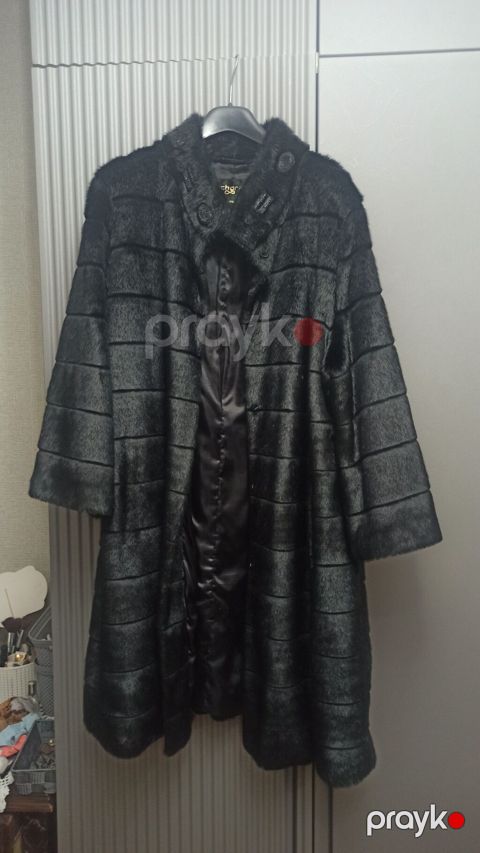 Qadın üçün xəz palto - Rəng: qara, yüngül parıltılı - Model: dizə — Mehdiabad