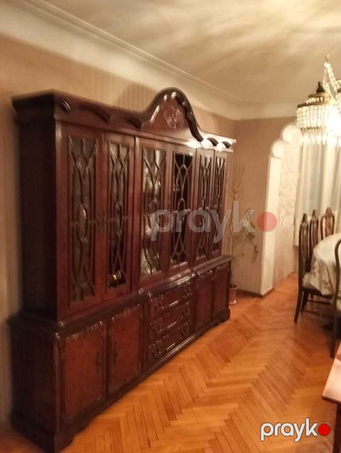 Satılır 3 otaqlı köhnə tikili 75 m² — Bakı
