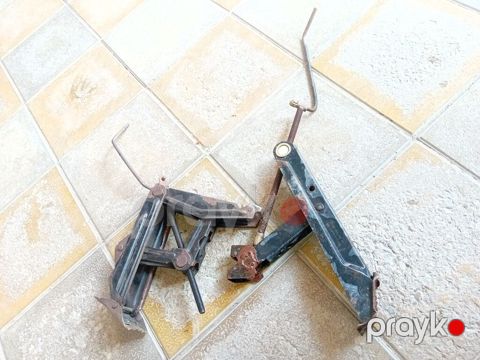 Məhsul: Avtomobil üçün mexaniki “qayçı” tipli domkratlar (2 ədəd) — Bakı