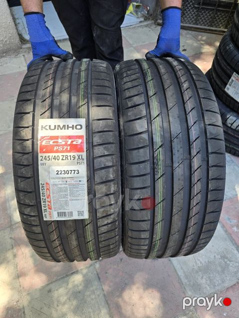 Kumho şinləri 245/40 R19 — Bakı