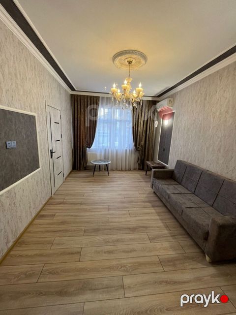 Satılır 2 otaqlı köhnə tikili 40 m² — Bakı