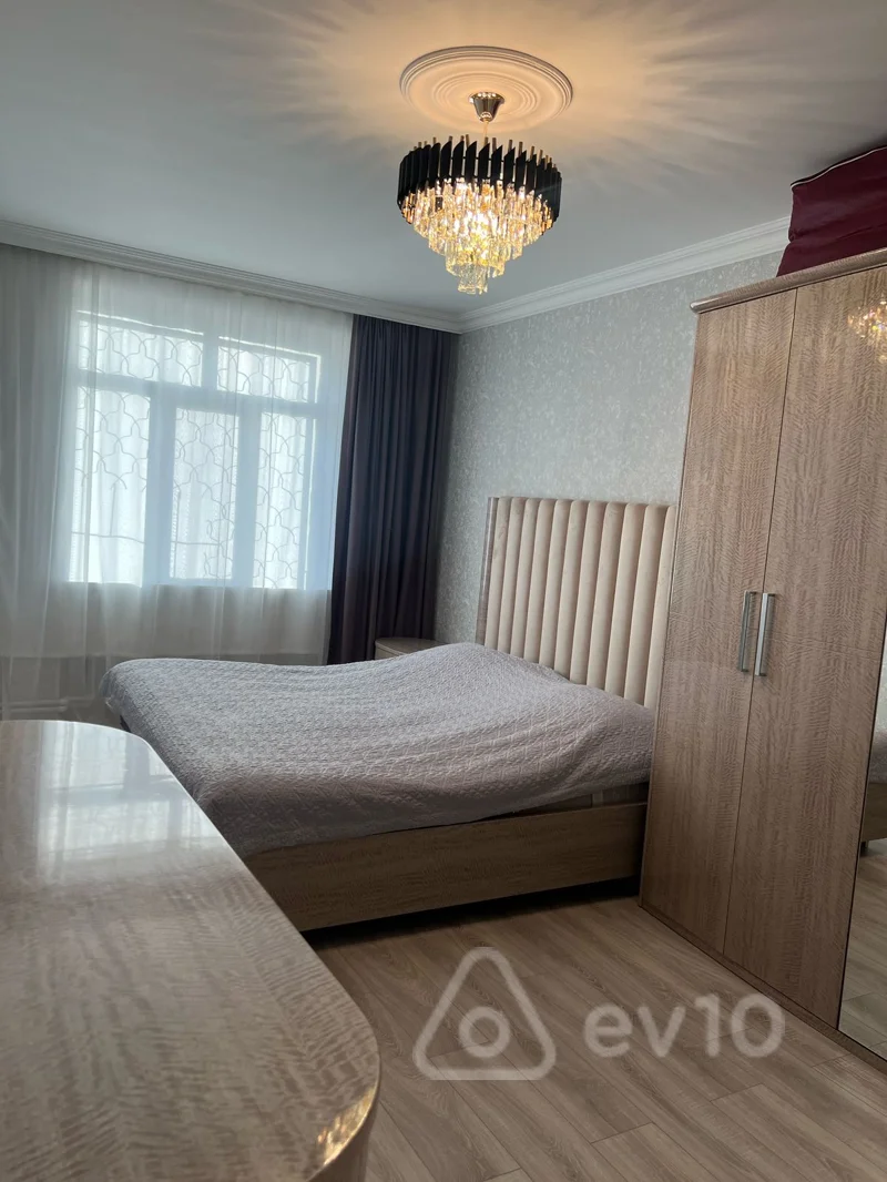 4 otaqlı mənzil, 130 m², Abbas Mirzə Şərifzadə — kirayə — Mənzil, Bakı (8)