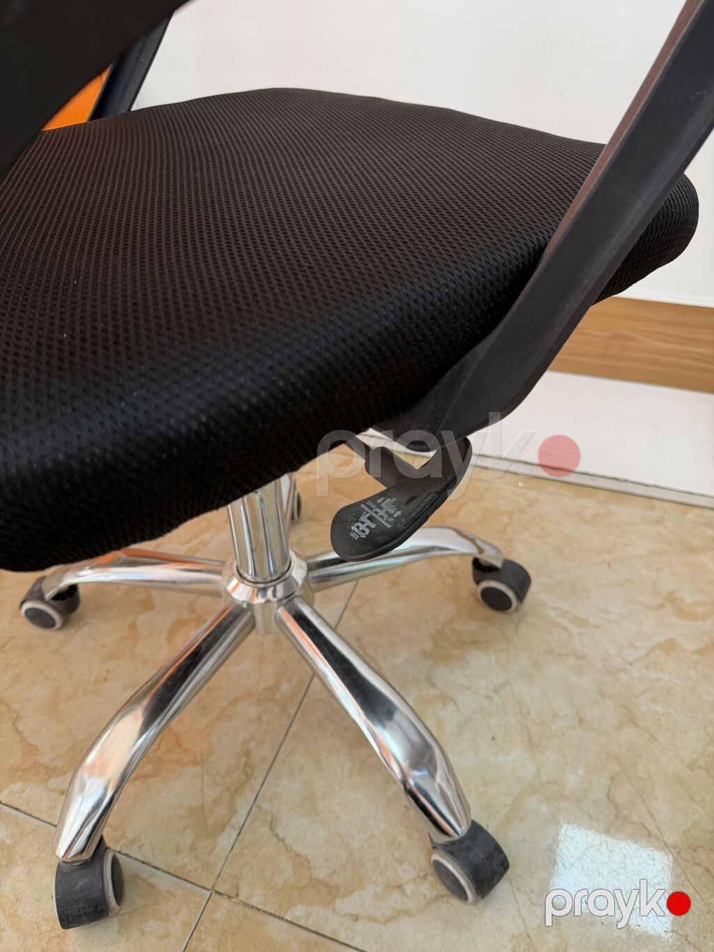 Ofis kreslosu – ortopedik, mesh, tənzimlənən Ofis kreslosu satılır — Ofis mebeli, Bakı (5)