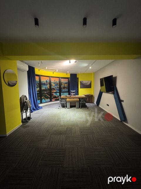 Satılır obyekt 281 m² — Bakı