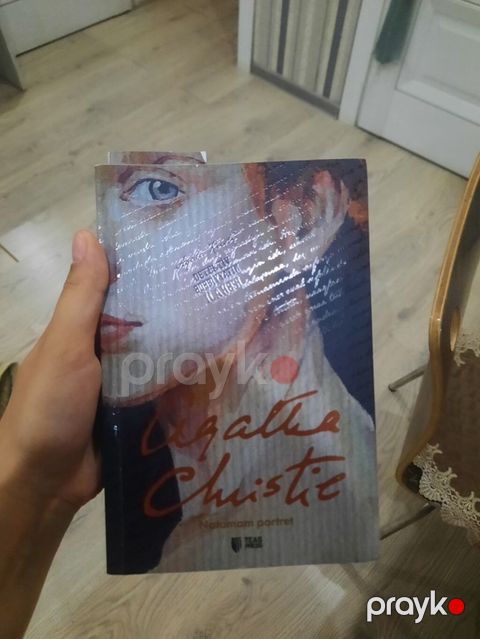 Satılır: 3 kitabdan ibarət dəst 1) Agatha Christie – “Natanam — Bakı