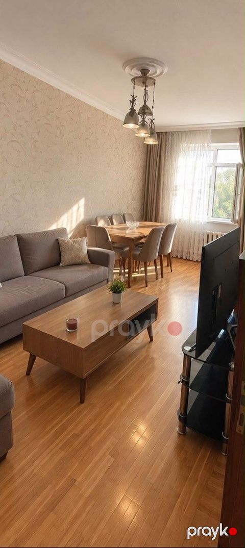 Satılır 3 otaqlı köhnə tikili 85 m² — Bakı